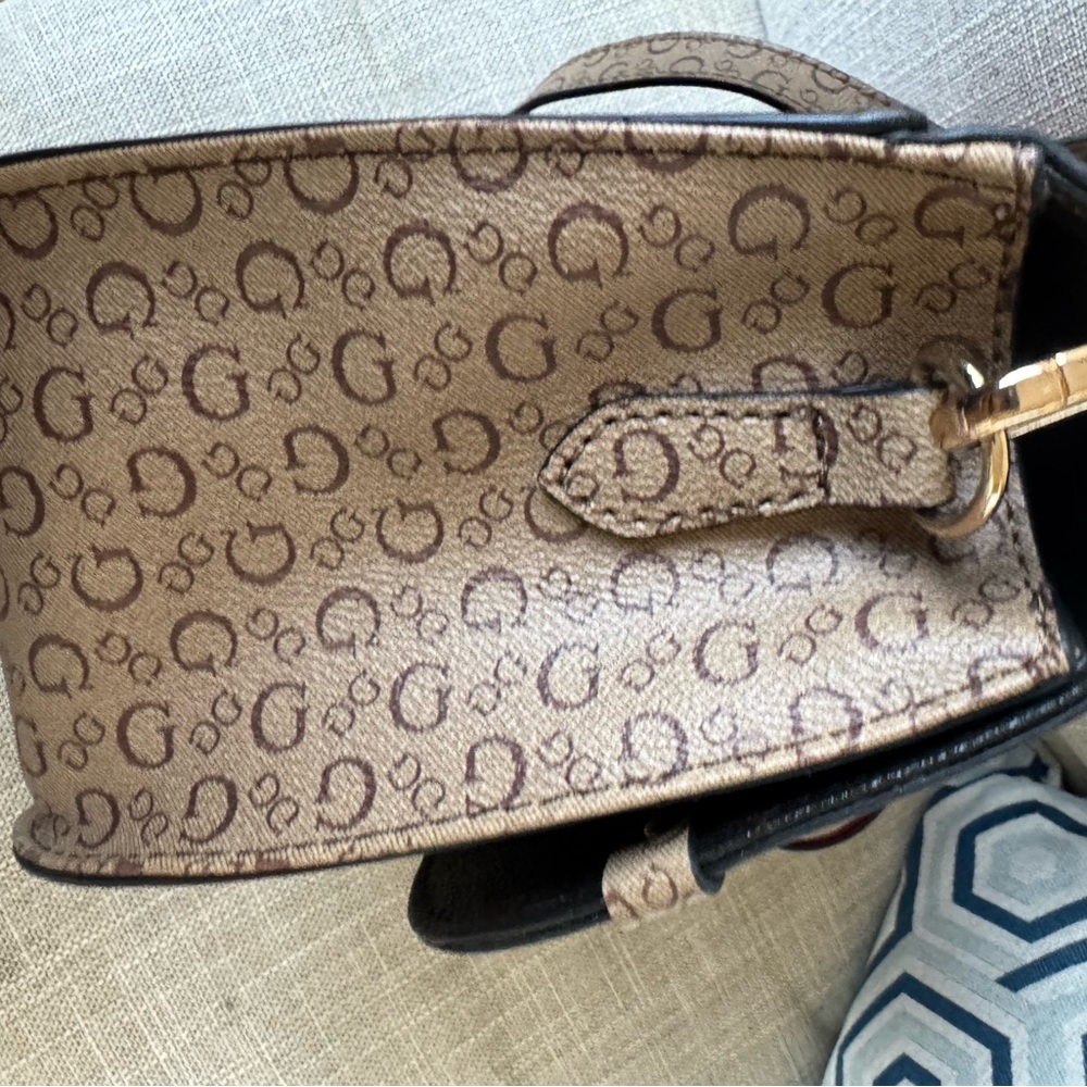 Guess crossbody bag - Picture 15 of 17